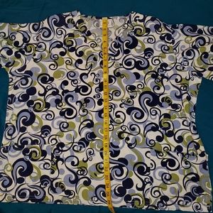 Happy Scrubs Top size XL